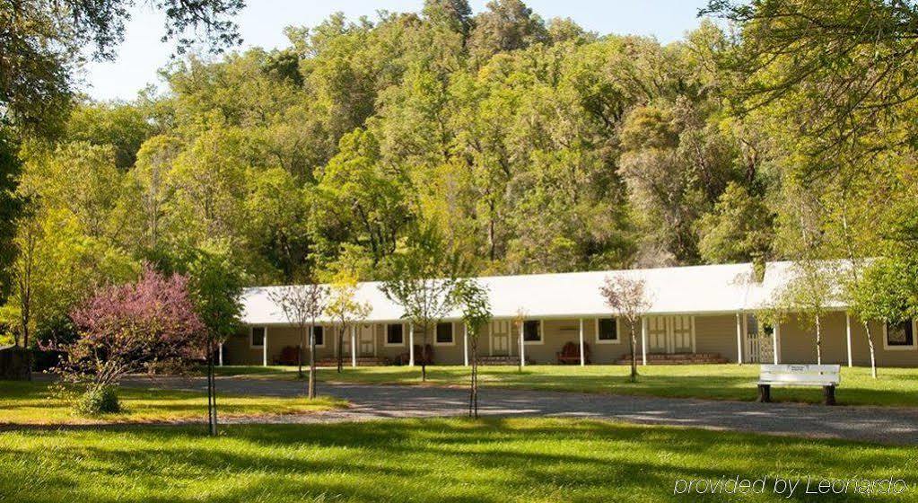 Vichy Springs Resort Юкая Екстериор снимка