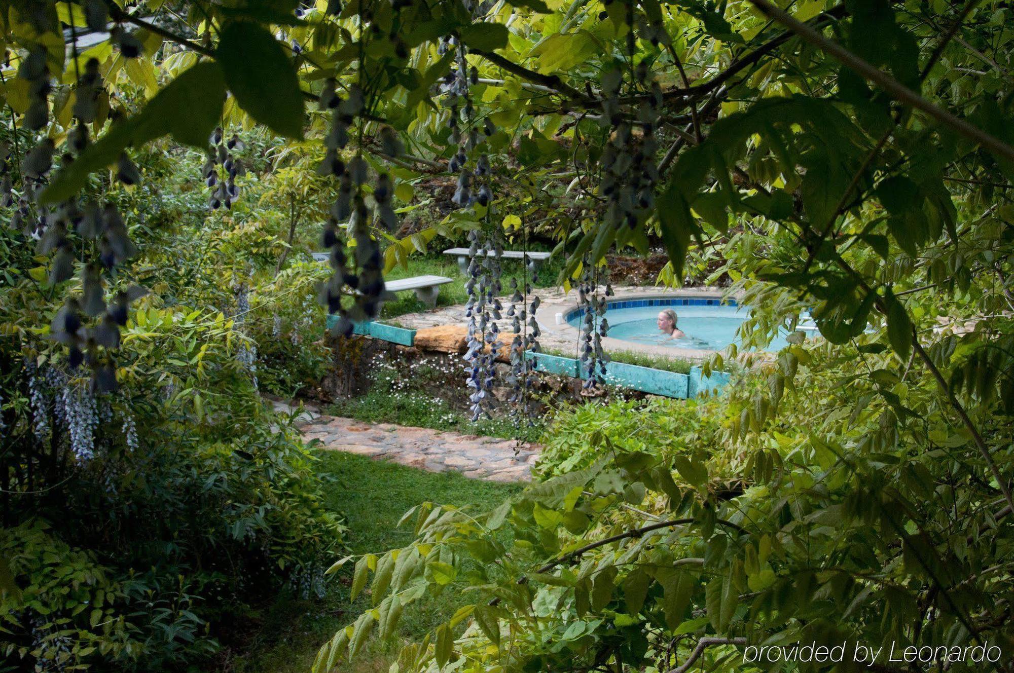 Vichy Springs Resort Юкая Екстериор снимка