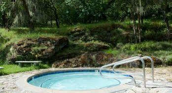Vichy Springs Resort Юкая Екстериор снимка